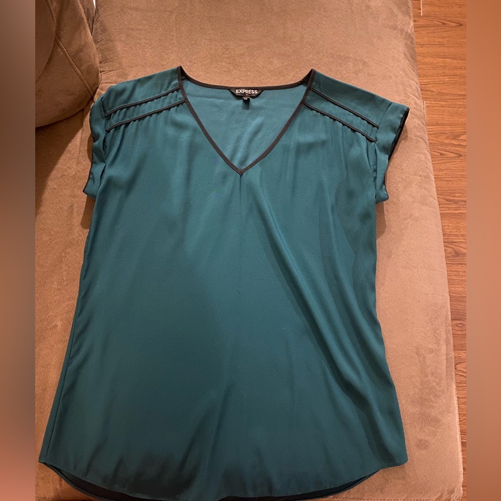 Teal short sleeve top. Size medium. Express